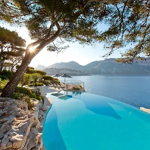 https://hotel-les-roches-blanches.fr-provencehotel.com